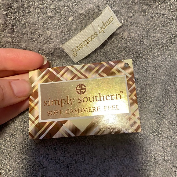 Simply southern Scarf - Picture 2 of 2